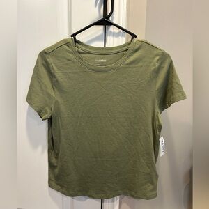 Women’s Old Navy Cropped Tee Shirt Short Sleeve Medium NWT
